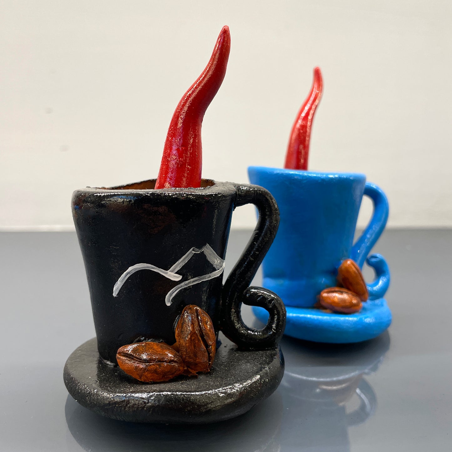 Tazzine scaramantiche in ceramica