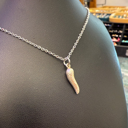 Ciondolo corno in argento 925 martellato