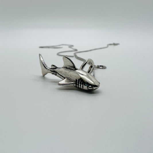 ciondolo squalo