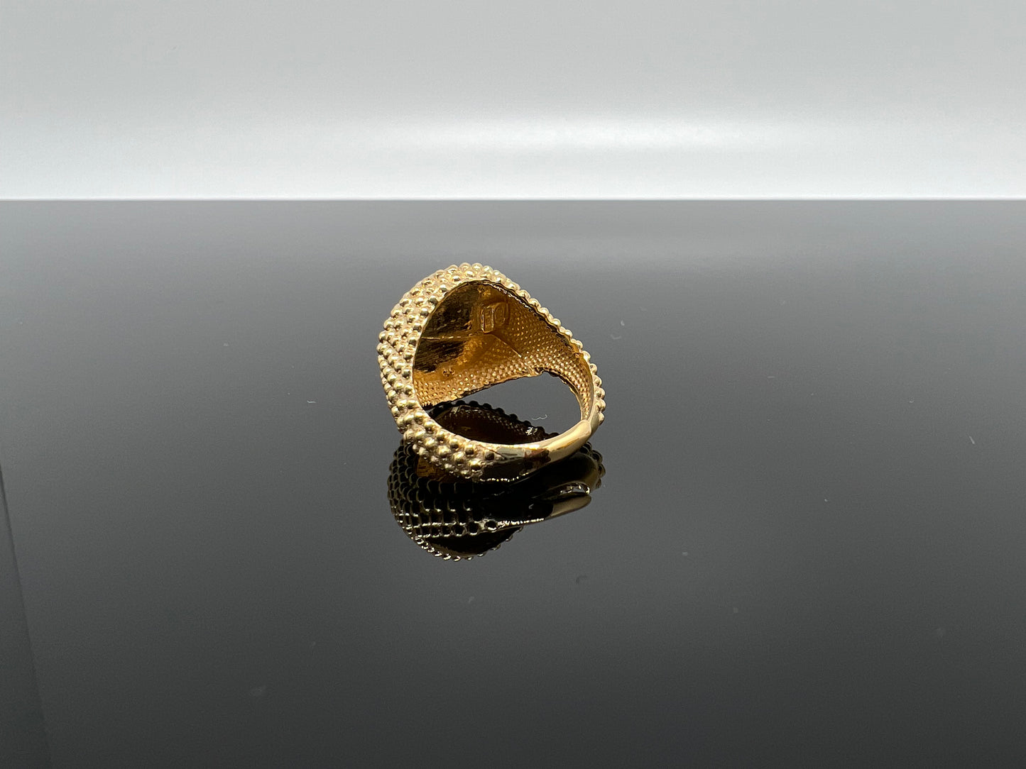 anello chevalier tondo puntinato