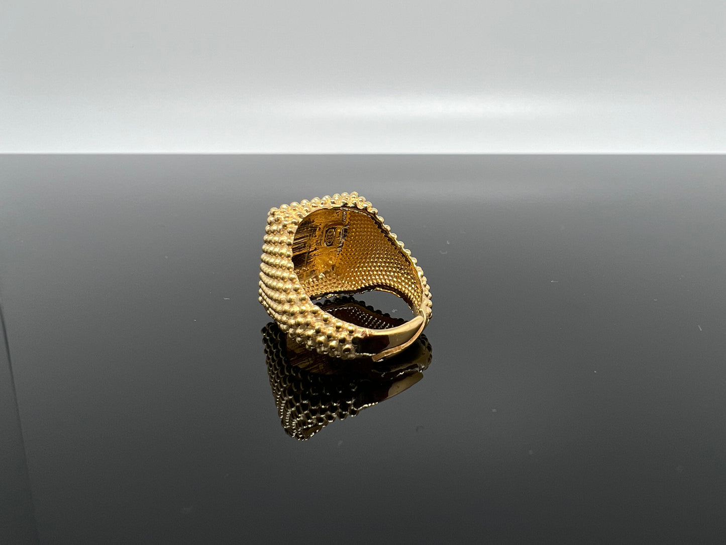 anello chevalier quadrato puntinato