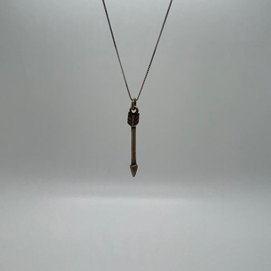ciondolo freccia brunito