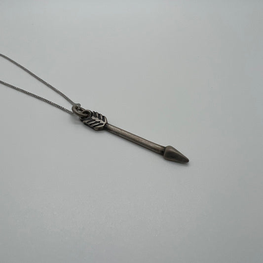 ciondolo freccia brunito