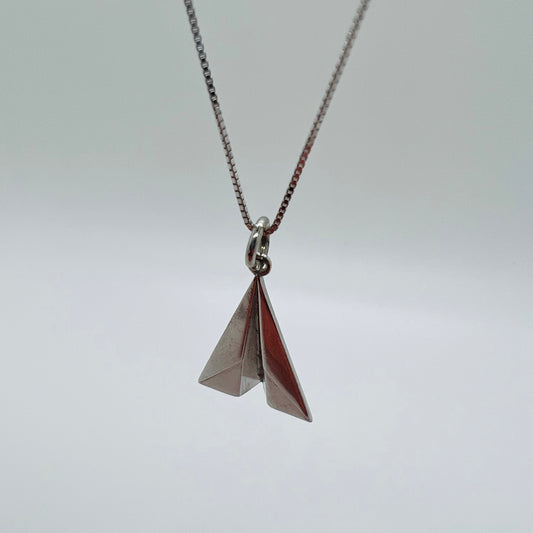 ciondolo aereoplanino di carta