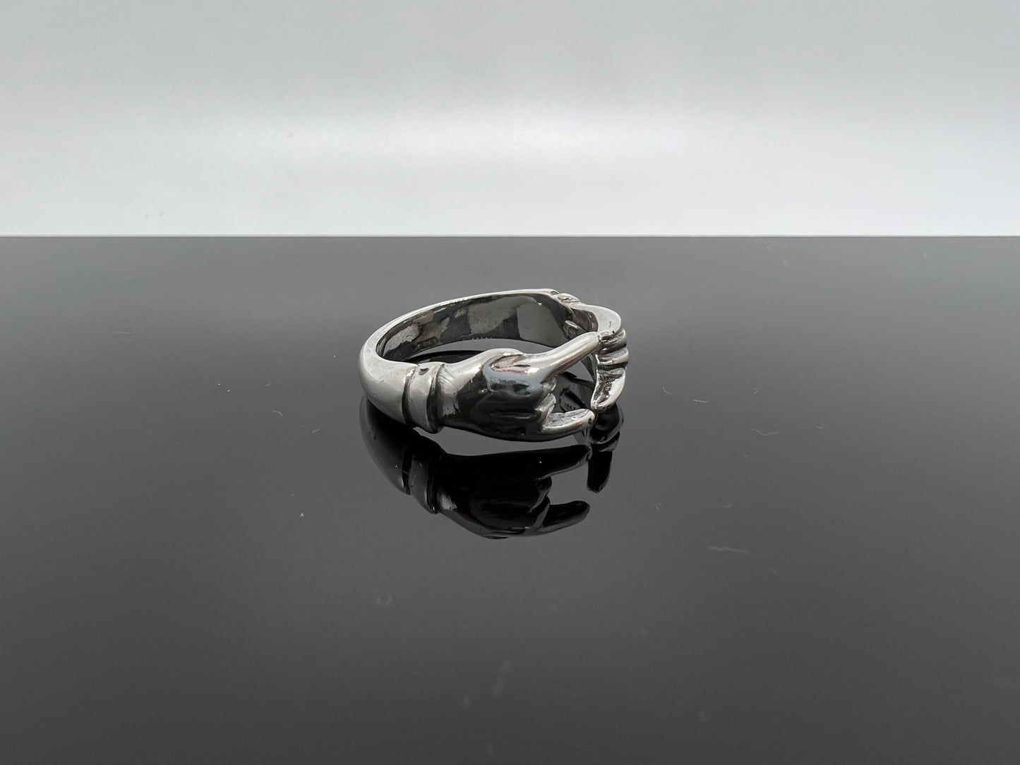 Anello corna tiè tiè