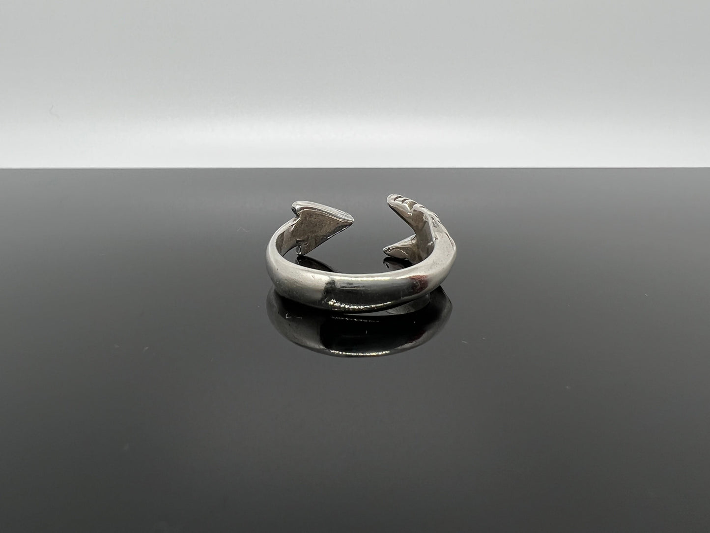 anello freccia argento