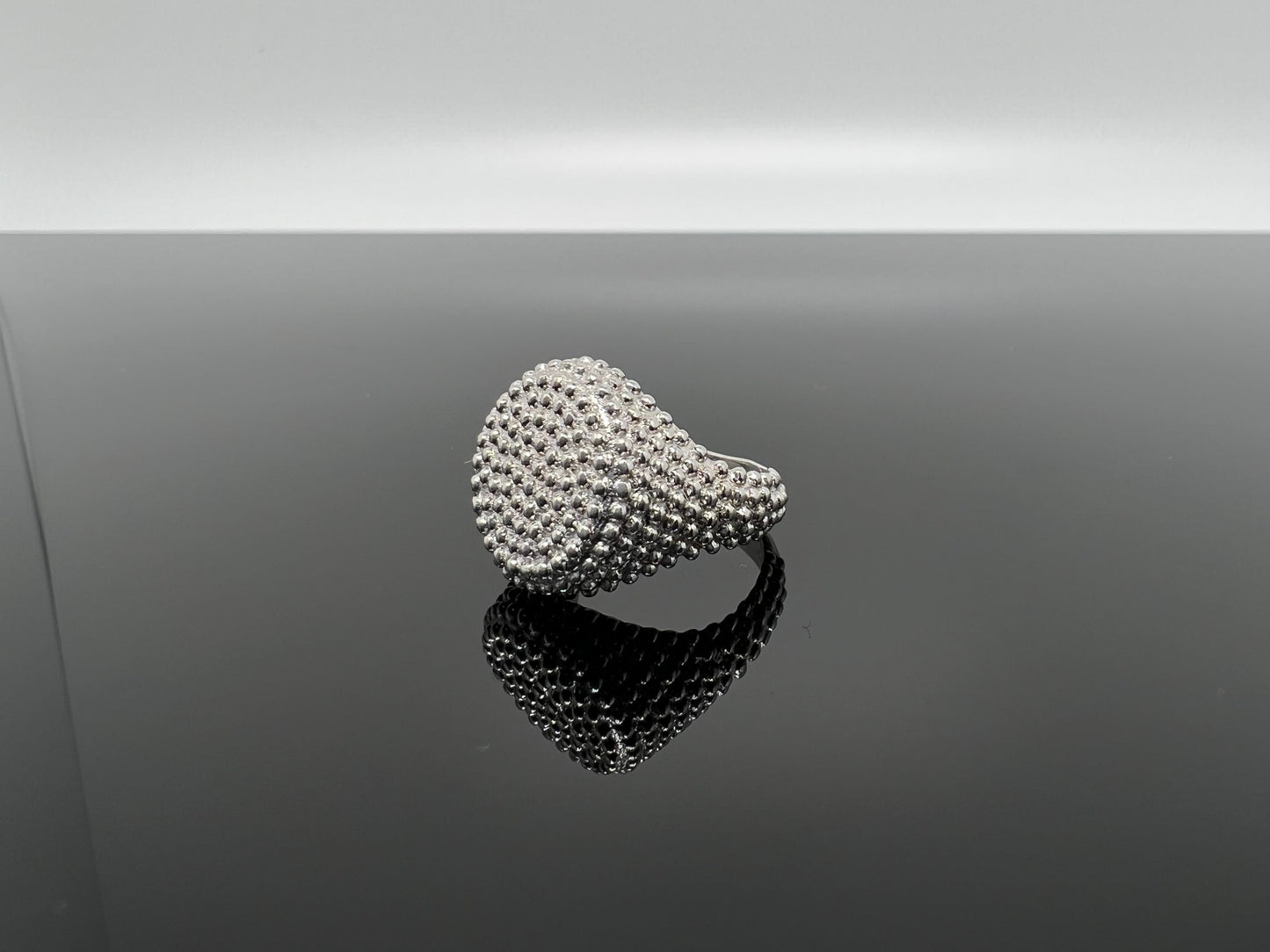 anello chevalier tondo puntinato