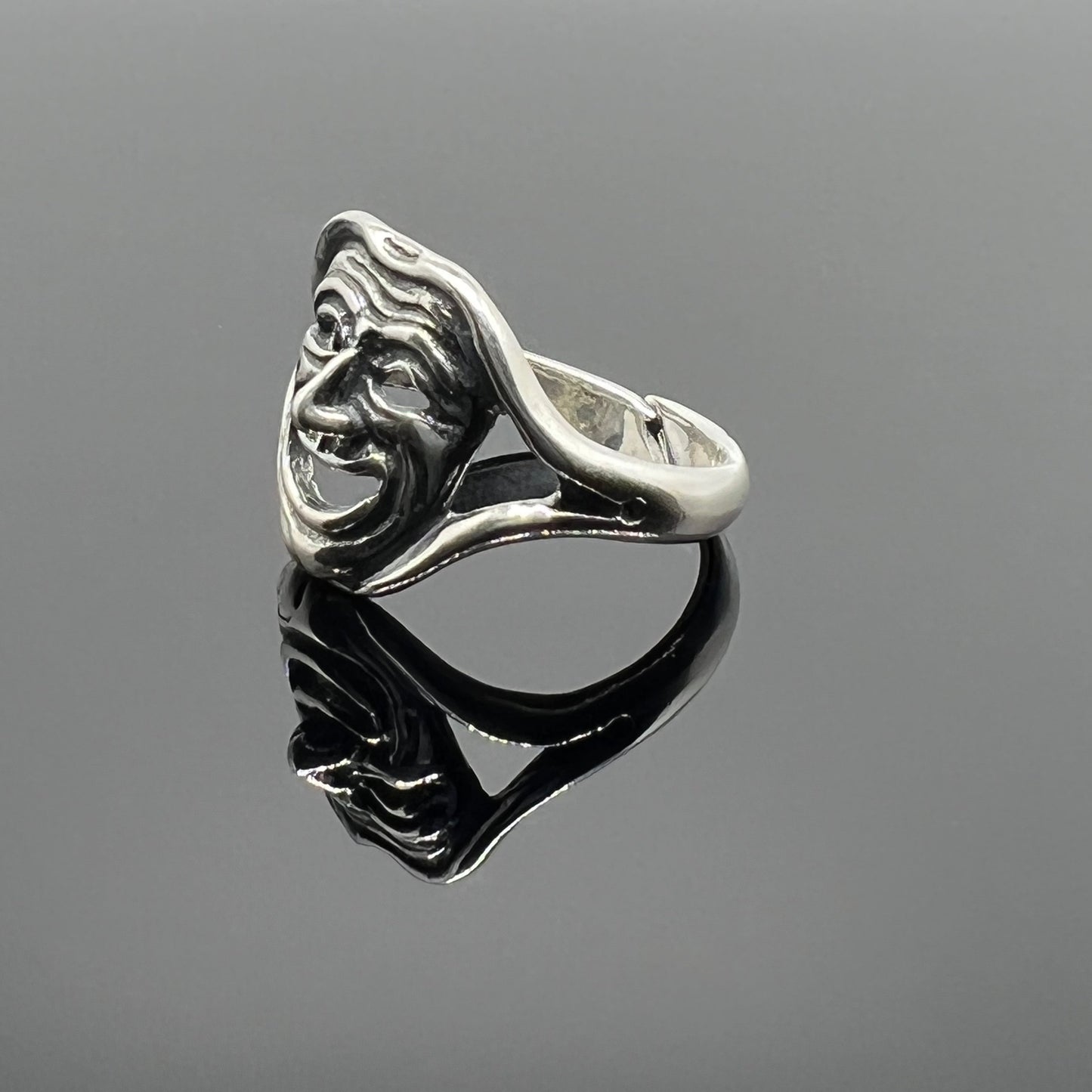 anello maschera sorridente teatro