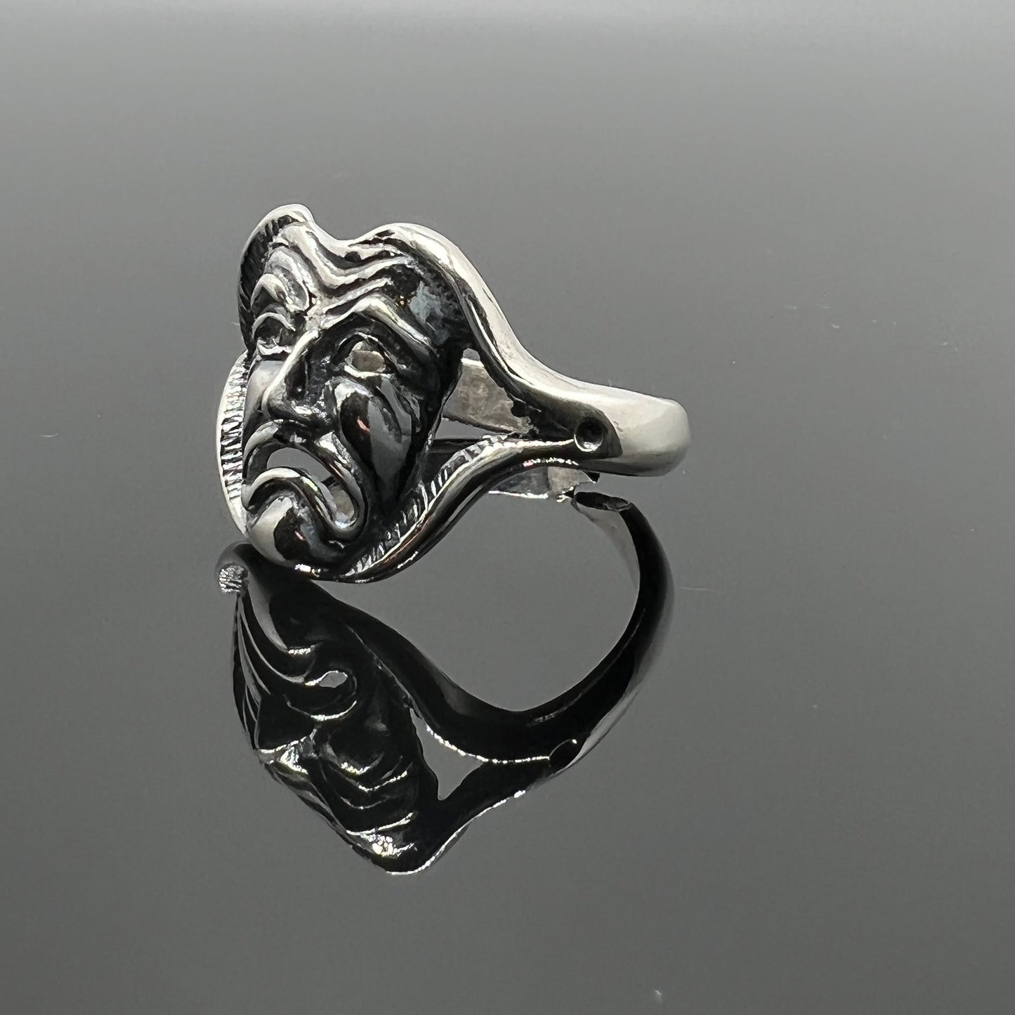 anello maschera piangente teatro