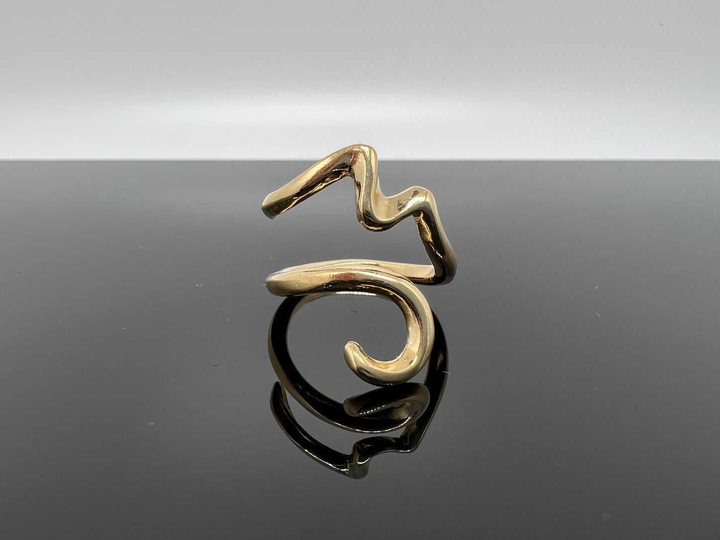 Anello Vesuvio stilizzato dorato 18kt