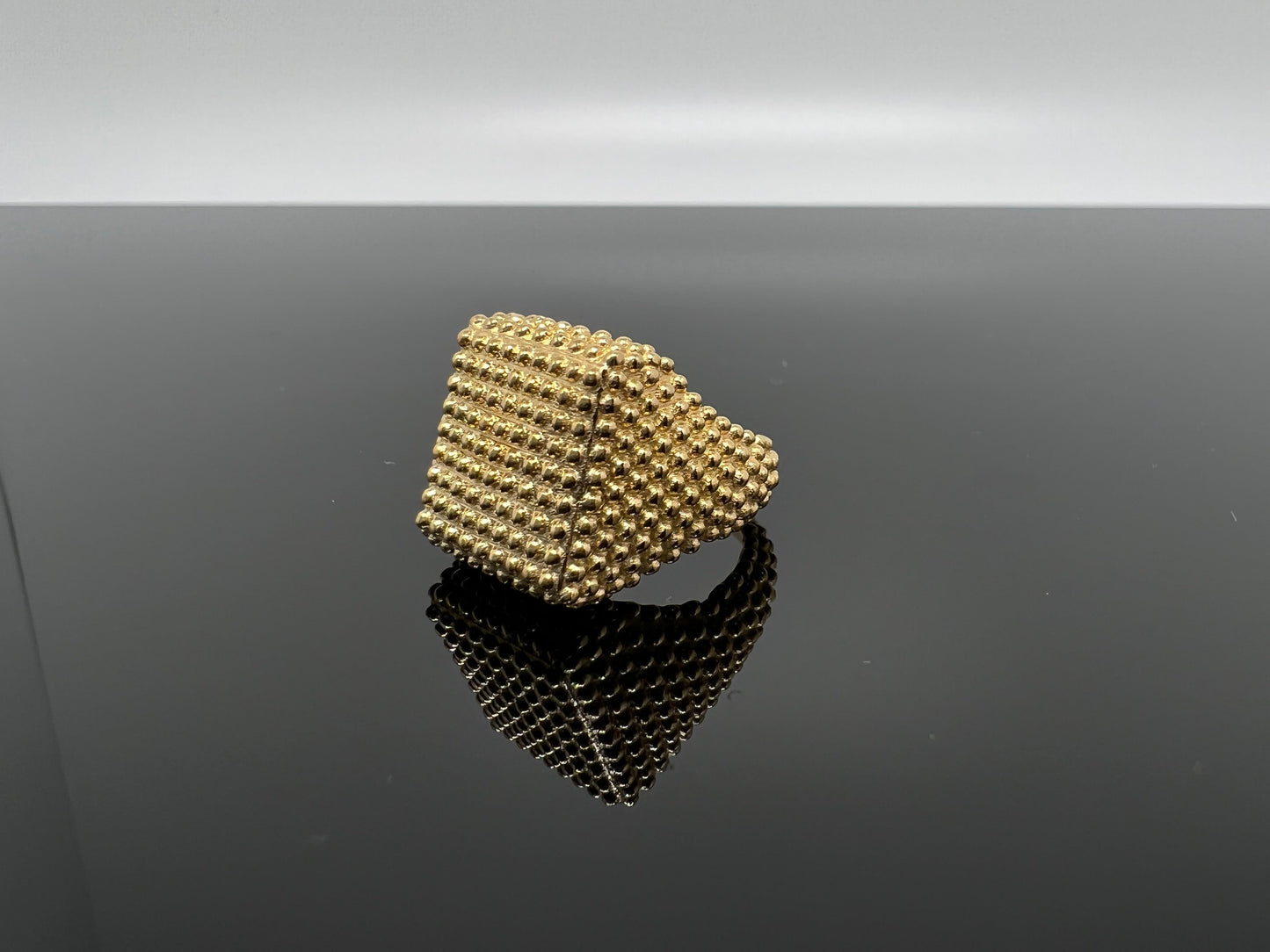 anello chevalier quadrato puntinato
