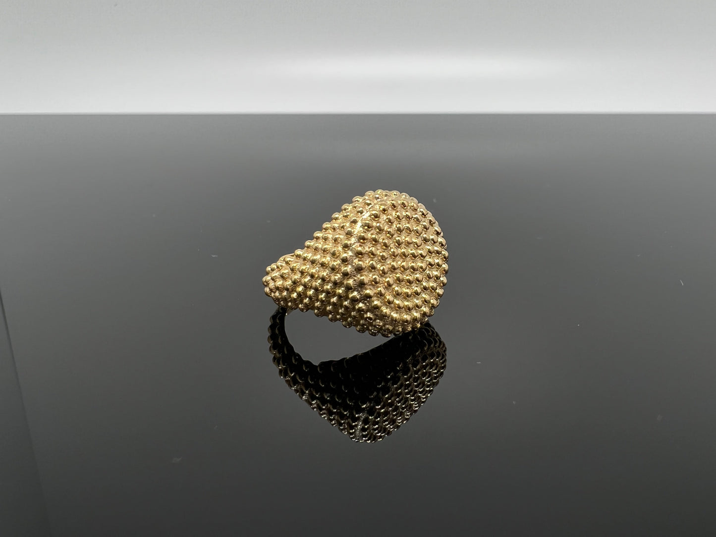 anello chevalier tondo puntinato