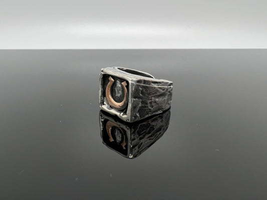 anello chevalier quadrato ferro di cavallo small