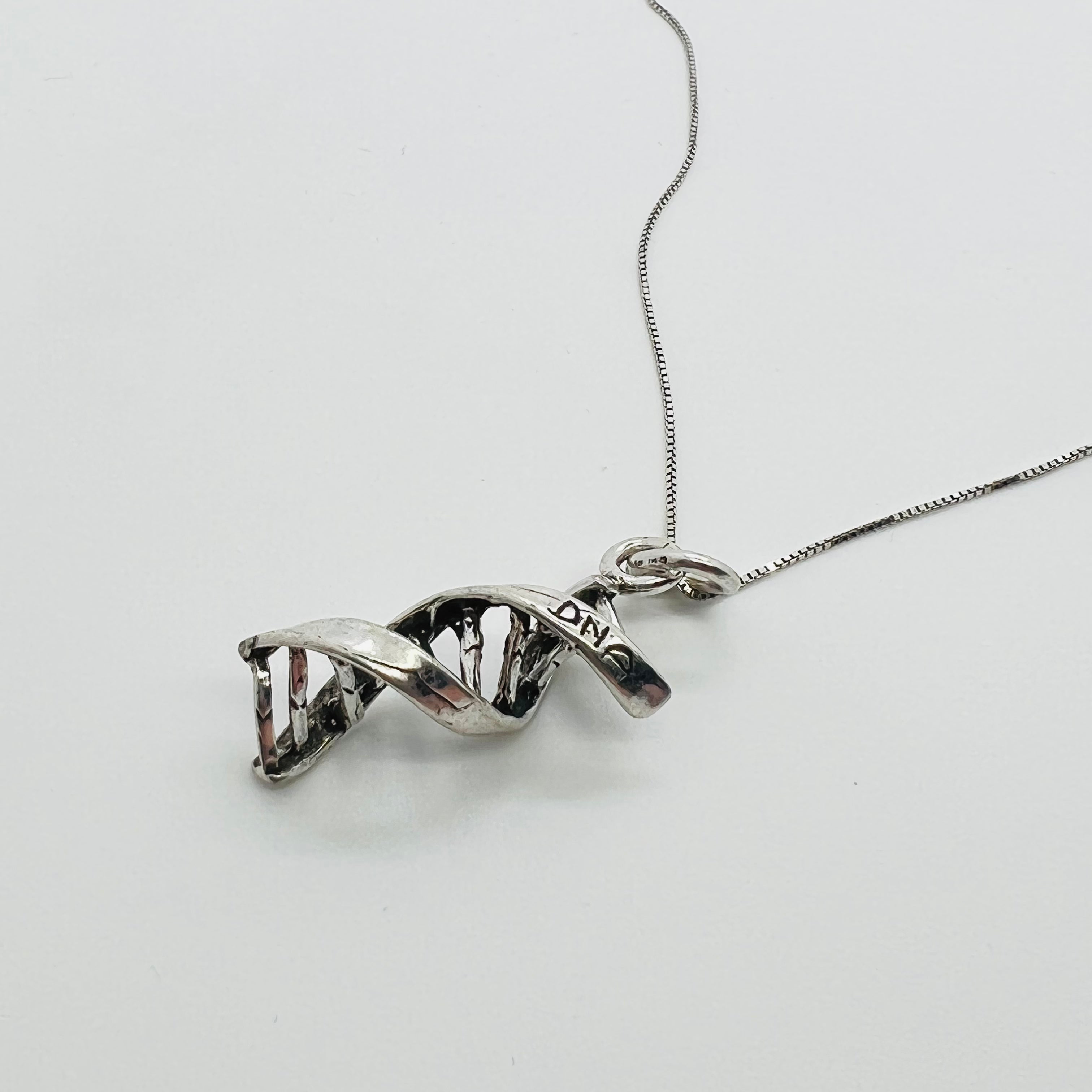 Ciondolo DNA in argento sterling-Collana DNA fatta a mano-Regalo di Ciondolo DNA in argento sterling-Collana DNA fatta a mano-Regalo di