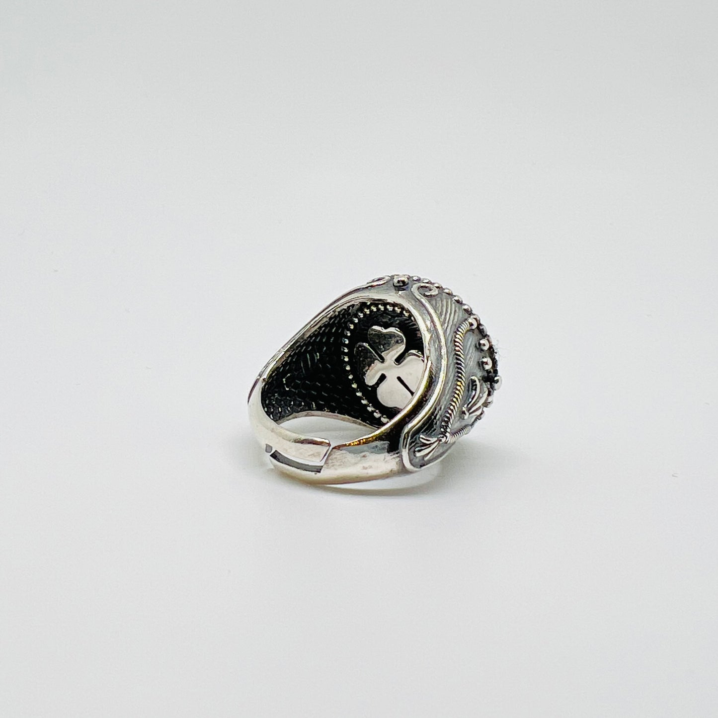 Anello girevole pietra onice e quadrifoglio
