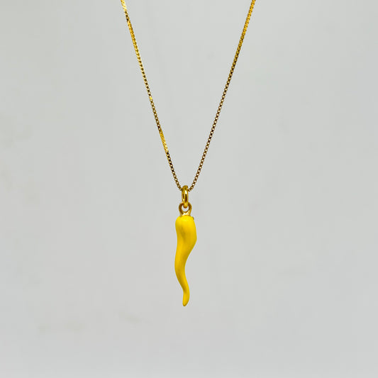 Ciondolo corno smaltato giallo