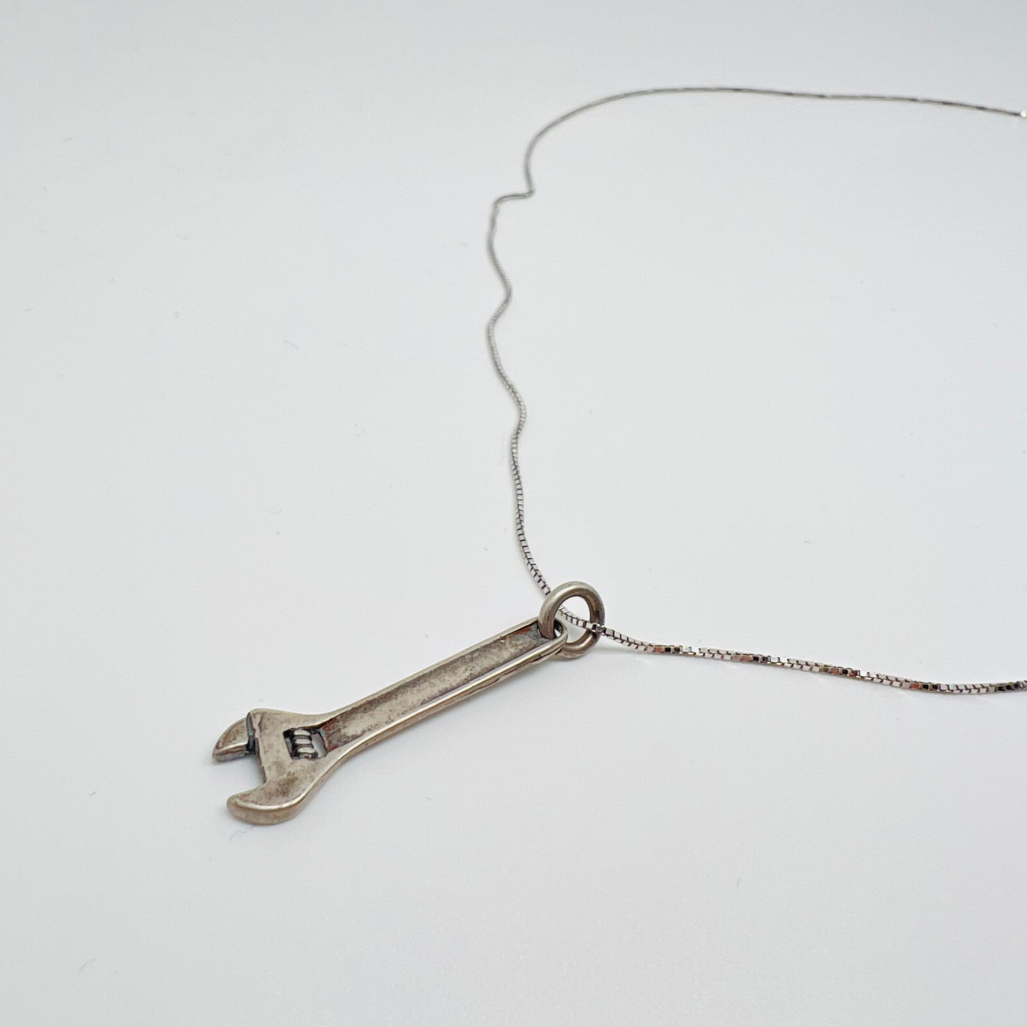 Ciondolo argento chiave inglese small