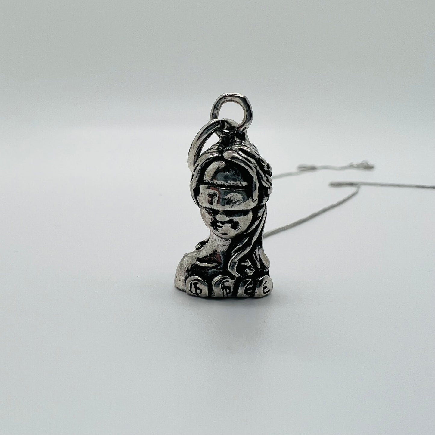 Ciondolo Dea bendata