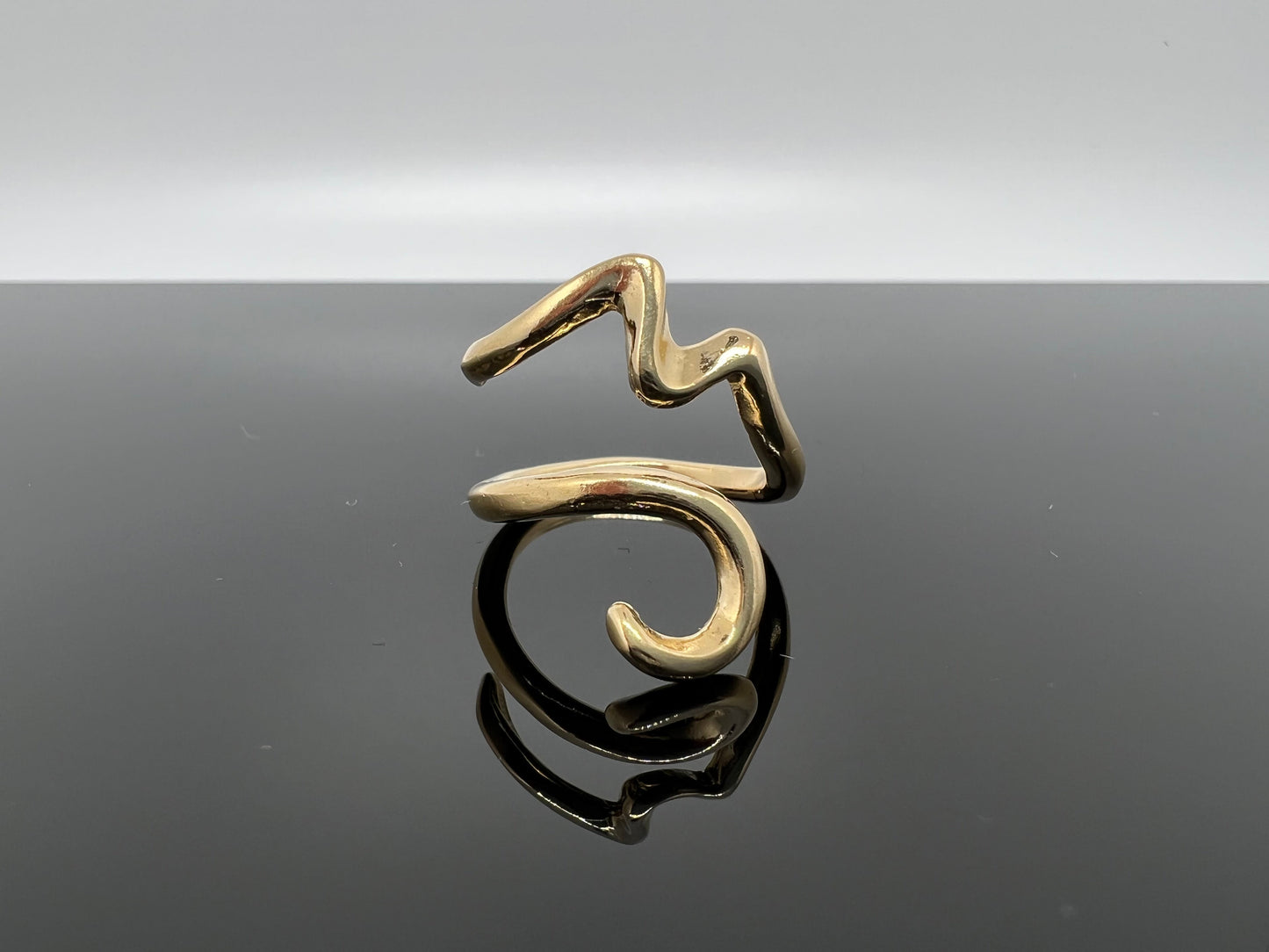 anello Vesuvio stilizzato dorato 18kt