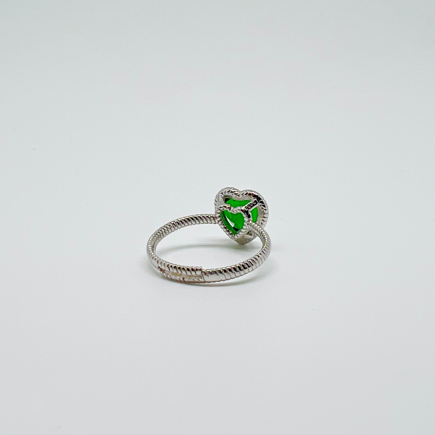 Anello solitario cuore pietra smeraldo v03